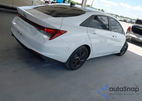 2023 Hyundai Elantra Sel z USA, uszkodzony, nr VIN 5NPLM4AG5PH102668